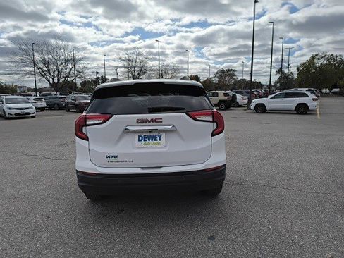 Used 2023 GMC Terrain SLE w/ Driver Convenience Package FWD image 4