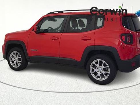 Used 2019 Jeep Renegade Latitude AWD/4WD image 5