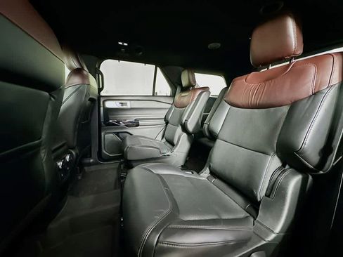 Certified 2021 Ford Explorer Platinum w/ Equipment Group 601A image 14