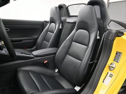 Certified 2023 Porsche 718 Boxster RWD image 5