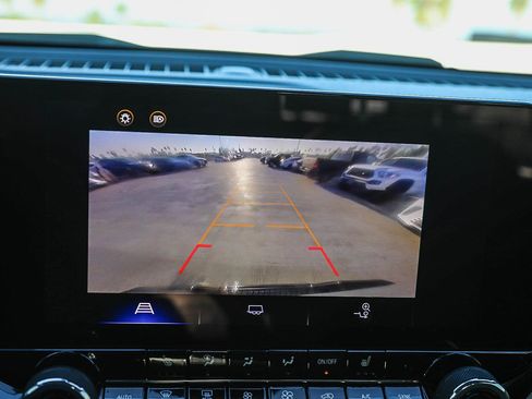 Used 2024 Chevrolet Colorado ZR2 image 23