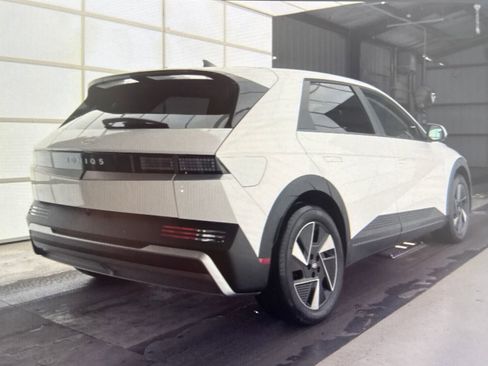 Used 2026 Hyundai Ioniq 5 SEL image 2