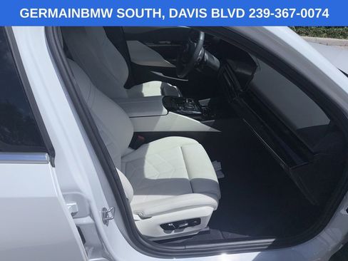 Certified 2024 BMW 530i w/ Premium Package RWD image 26