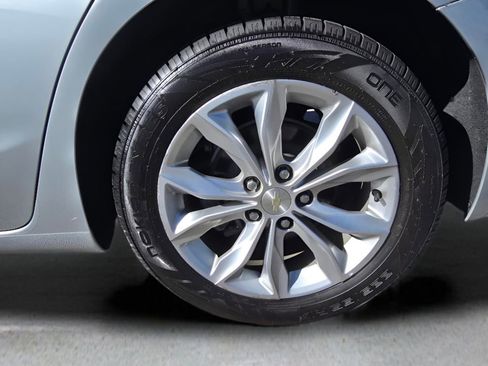 Used 2021 Chevrolet Malibu LT image 11