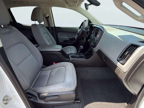 Used 2019 Chevrolet Colorado W/T w/ WT Convenience Package RWD image 16