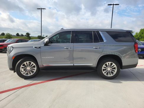 Used 2022 GMC Yukon SLT w/ SLT Premium Package RWD image 3