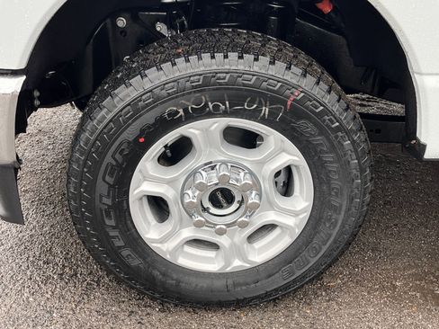New 2026 Ford F250 XLT w/ XLT Premium Package AWD/4WD image 13
