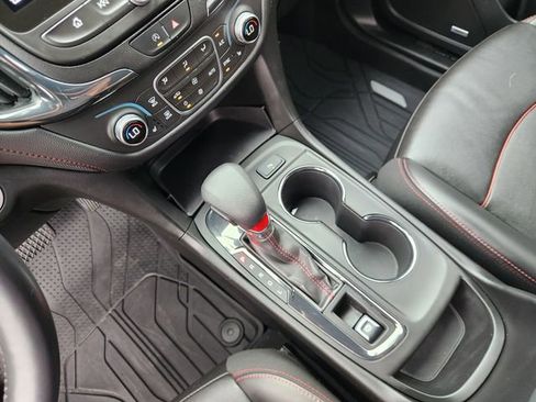 Used 2022 Chevrolet Equinox RS w/ RS Leather Package FWD image 19