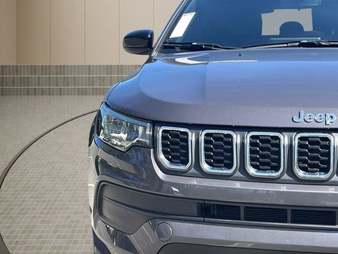 Used 2024 Jeep Compass Sport image 10