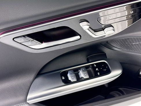 Certified 2025 Mercedes-Benz C 300 Sedan image 23