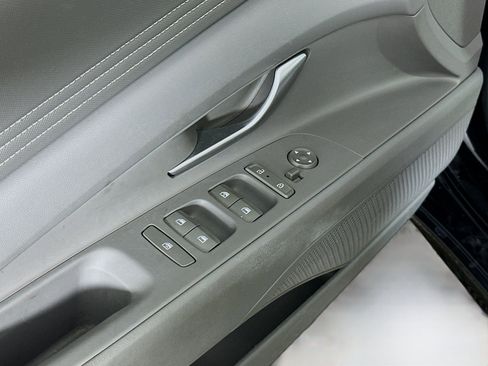 Used 2025 Hyundai Elantra SEL FWD image 15