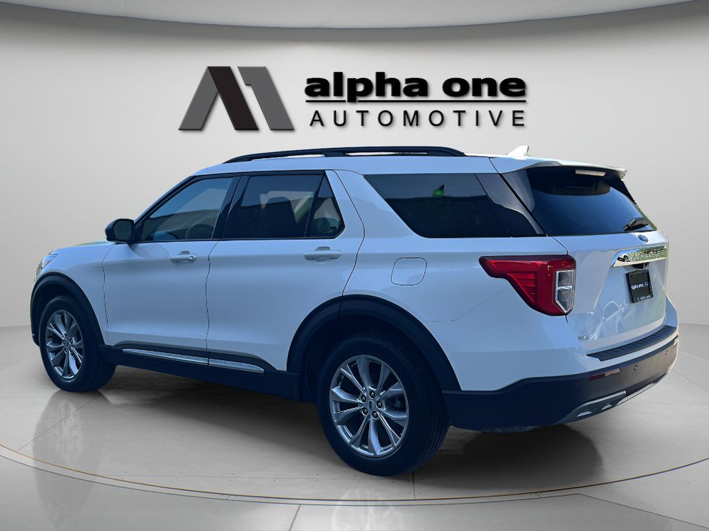 Used 2024 Ford Explorer XLT w/ Equipment Group 202A AWD/4WD image 9