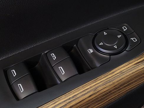 Used 2017 GMC Acadia Denali w/ Technology Package FWD image 27