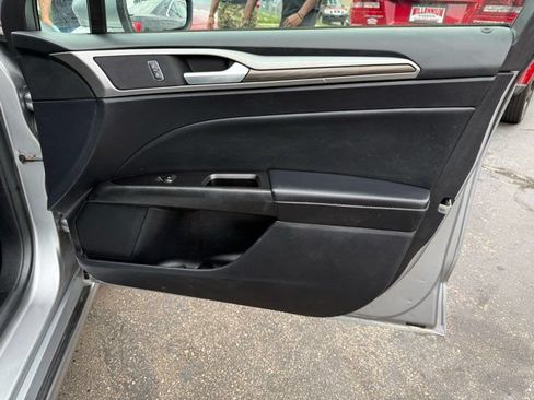 Used 2020 Ford Fusion SEL FWD image 21