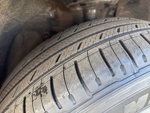 Used 2024 Toyota Highlander XLE image 22