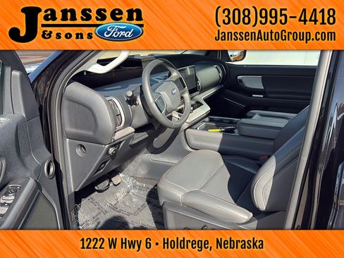 Used 2025 Ford Expedition Max Active AWD/4WD image 12
