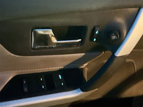 Used 2012 Ford Edge SEL image 17