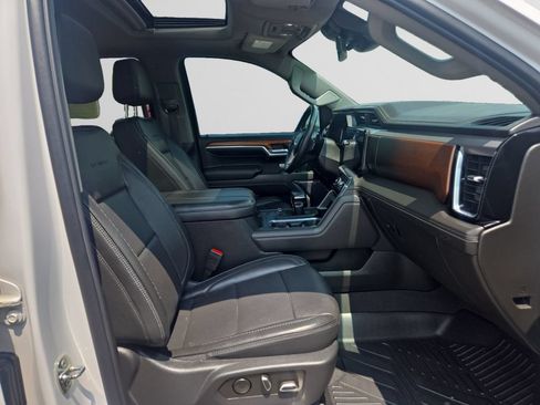 Used 2023 GMC Sierra 1500 Denali w/ Denali Carbonpro Edition AWD/4WD image 17