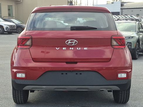 Used 2020 Hyundai Venue SE image 5