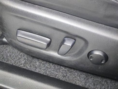 Used 2015 Toyota RAV4 Limited image 27