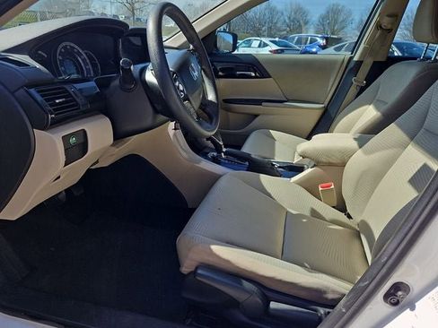 Used 2016 Honda Accord LX image 18