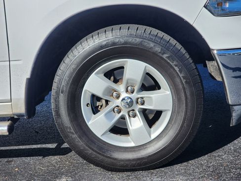 Used 2017 RAM 1500 Classic SLT image 6