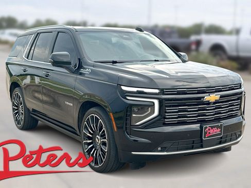 Used 2025 Chevrolet Tahoe High Country AWD/4WD image 1