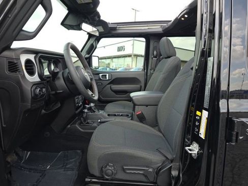 Used 2024 Jeep Wrangler Unlimited Sport AWD/4WD image 15