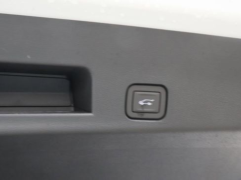 New 2026 Chevrolet Traverse LT w/ Driver Confidence Package image 28