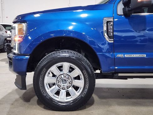 Used 2022 Ford F250 Platinum w/ FX4 Off-Road Package image 6