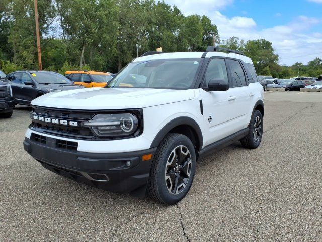 Certified 2023 Ford Bronco Sport Outer Banks w/ Tech Package AWD/4WD image 3