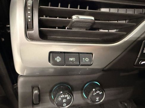 Used 2017 Chevrolet Suburban Premier image 17