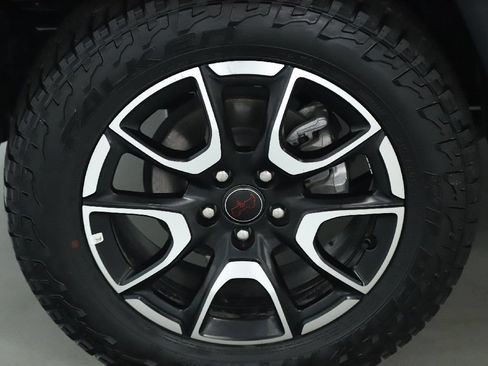 Used 2025 Jeep Compass Trailhawk AWD/4WD image 12