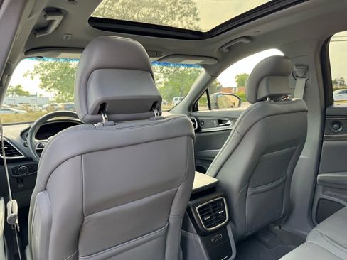 Used 2019 Lincoln Nautilus Reserve image 37