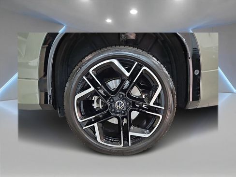 Certified 2026 Volkswagen Tiguan SEL R-Line AWD/4WD image 6