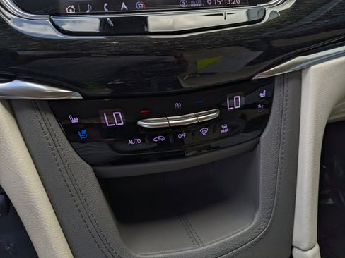 Used 2020 Cadillac XT6 Premium Luxury image 26