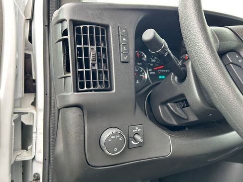 New 2025 Chevrolet Express 3500 Work Van w/ Power Convenience Package image 17