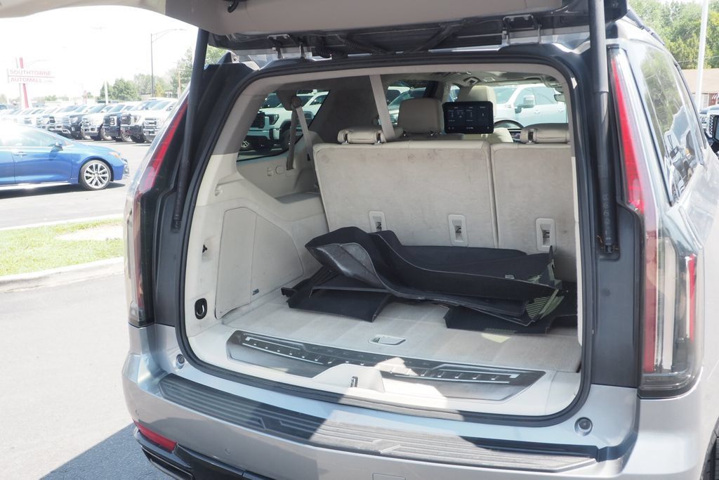 Used 2021 Cadillac Escalade ESV Sport Platinum w/ Heavy-Duty Trailer Package AWD/4WD image 20