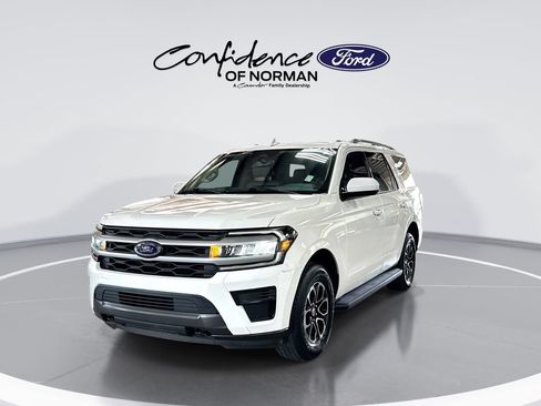 Used 2022 Ford Expedition XLT AWD/4WD image 3