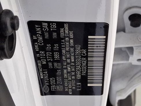 Certified 2025 Hyundai Venue SEL FWD image 34