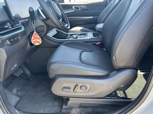 Certified 2026 Kia Carnival SX w/ SX Dark Edition Package FWD image 18