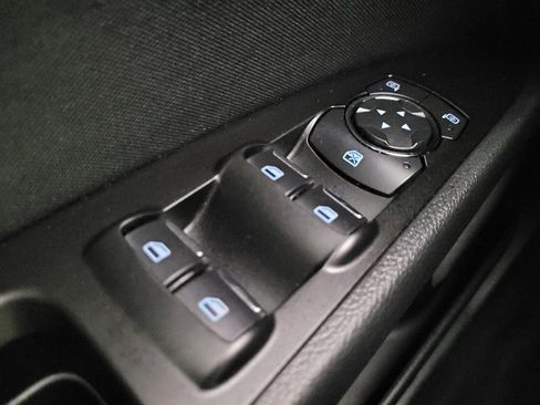 Used 2017 Ford Fusion SE w/ Fusion SE Technology Package image 27