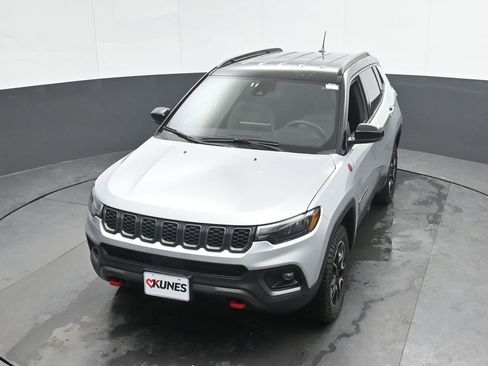 Used 2025 Jeep Compass Trailhawk w/ Trailer Tow Group image 38
