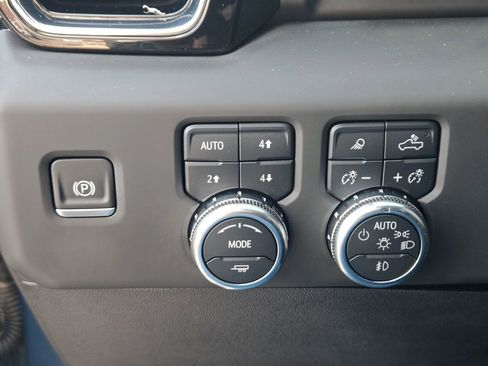 Used 2025 GMC Sierra 2500 Denali w/ Denali Reserve Package image 26