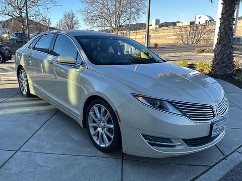 Used 2015 Lincoln MKZ Hybrid w/ Equipment Group 201A Select image 4