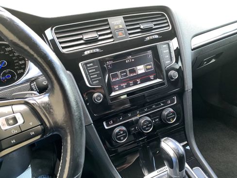 Used 2015 Volkswagen Golf R 4-Door image 16