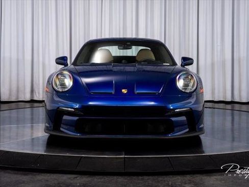 Used 2022 Porsche 911 GT3 RWD image 3