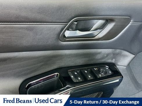 Used 2022 Nissan Pathfinder SV w/ SV Premium Package AWD/4WD image 24