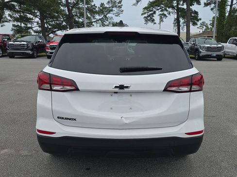 Certified 2023 Chevrolet Equinox LS w/ LS Convenience Package FWD image 4