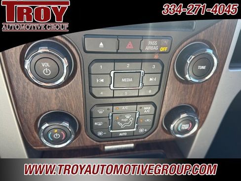 Used 2014 Ford F150 Lariat w/ Lariat Chrome Package image 25